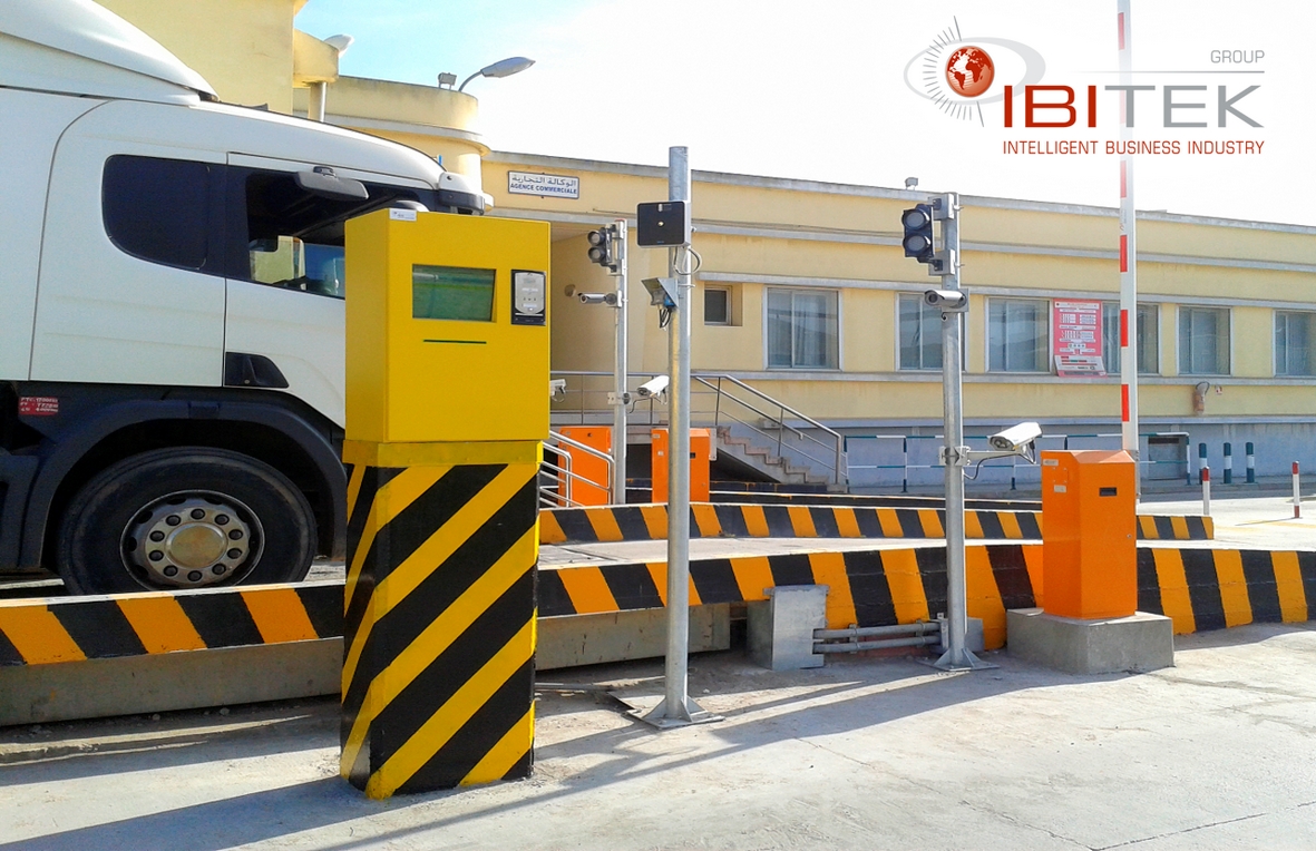 Camion utilisant la zone de pesage automatisée grâce aux dispositifs de gestion IBITruck