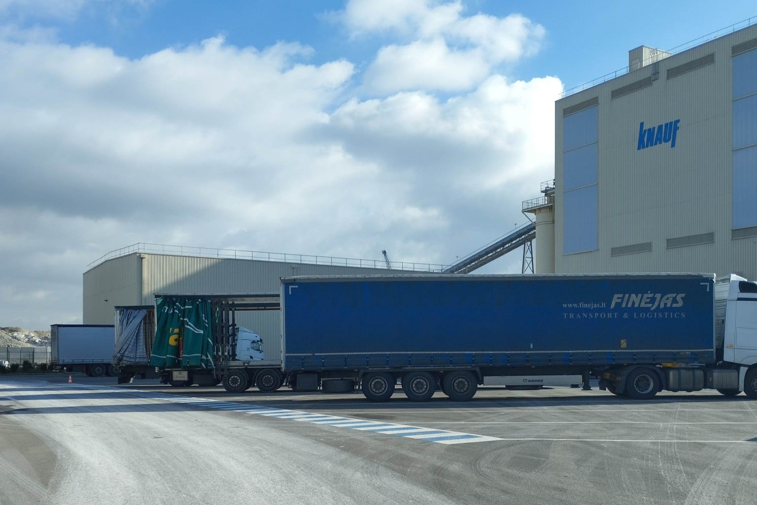 site industriel Knauf équipé du logiciel gestion production IBITruck